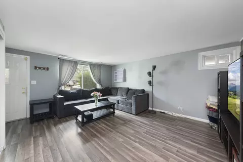 Living - 1068 Pheasant Run Ln, Aurora, IL 60504 photo 1 of 2