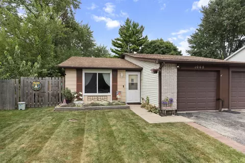 1068 Pheasant Run Ln, Aurora, IL 60504