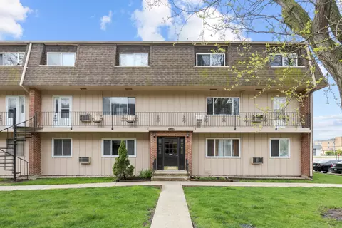 2300 Algonquin Rd #11, Rolling Meadows, IL 60008