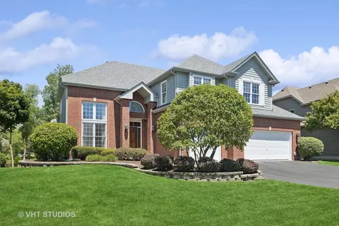 1 N649 Bob O Link Dr, Winfield, IL 60190