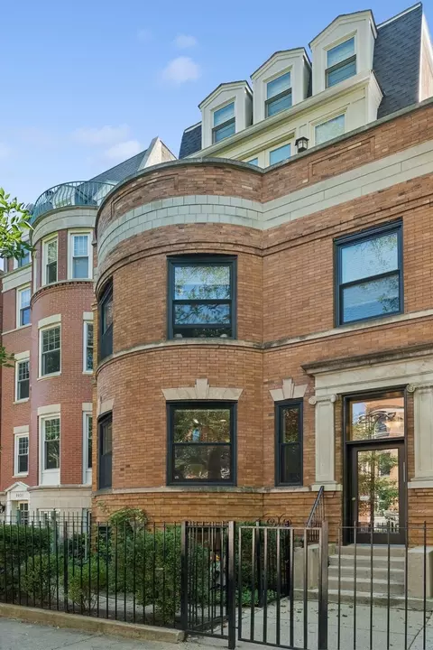 2027 N Howe St #1, Chicago, IL 60614