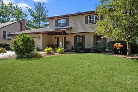 320 Leeds Ct, Naperville, IL 60565