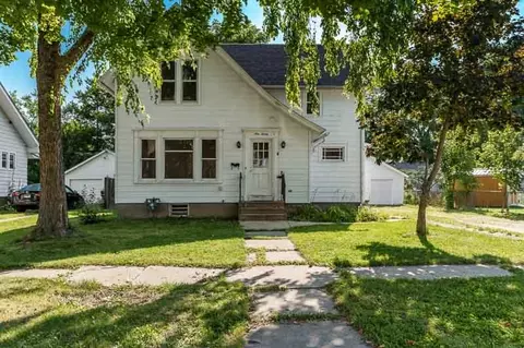 920 Maple Ave, Belvidere, IL 61008