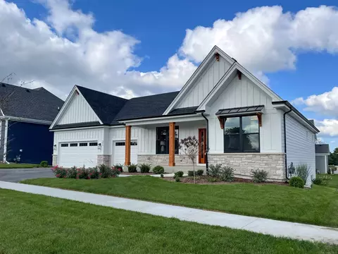501 Robyn Ln, Saint Charles, IL 60174