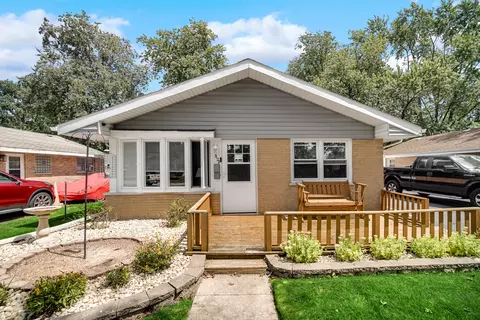 3129 Phillips Ave, Steger, IL 60475