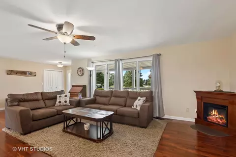 4004 E Keith Dr, Richmond, IL 60071 photo 6