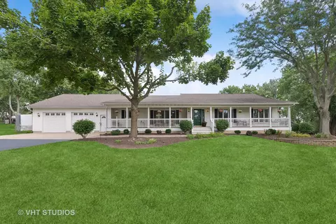 4004 E Keith Dr, Richmond, IL 60071 photo 2
