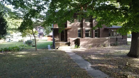 328 E Mulberry St, Watseka, IL 60970