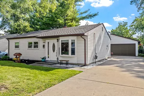 906 Hollyberry Dr, Joliet, IL 60435