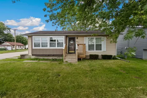 1212 Ave L, Sterling, IL 61081