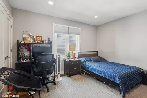 Bedroom - 459 Simone Dr, Des Plaines, IL 60016 photo 3 of 3