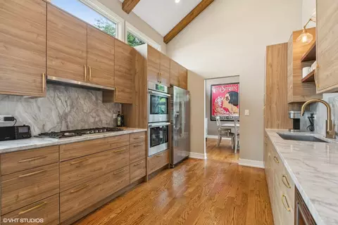 Kitchen - 459 Simone Dr, Des Plaines, IL 60016 photo 2 of 2