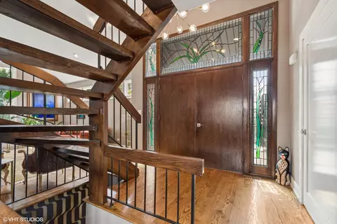 Entry Way - 459 Simone Dr, Des Plaines, IL 60016 photo 1 of 2