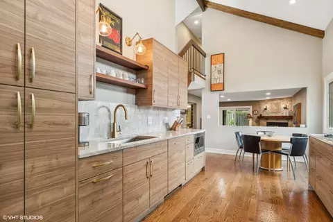 Kitchen - 459 Simone Dr, Des Plaines, IL 60016 photo 1 of 2