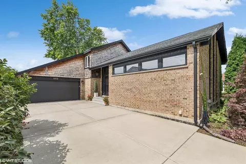 459 Simone Dr, Des Plaines, IL 60016