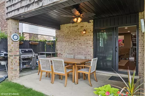 Exterior - 459 Simone Dr, Des Plaines, IL 60016 photo 3 of 4