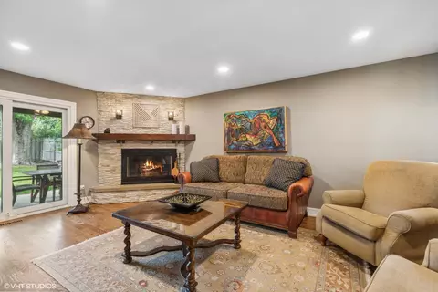 Living - 459 Simone Dr, Des Plaines, IL 60016 photo 2 of 2