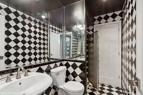Bath - 459 Simone Dr, Des Plaines, IL 60016 photo 1 of 3