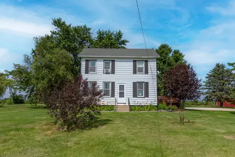 86 Glidden Rd, Kingston, IL 60145