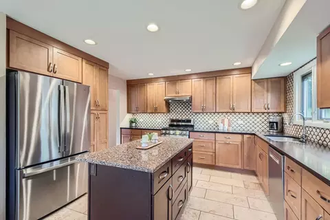 845 Park Dr, Hoffman Estates, IL 60192 photo 12