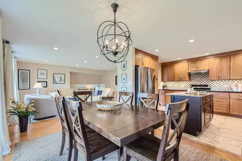 845 Park Dr, Hoffman Estates, IL 60192 photo 11