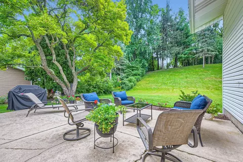 845 Park Dr, Hoffman Estates, IL 60192 photo 30