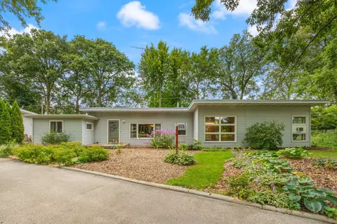 32 W482 Forest Dr, Aurora, IL 60502