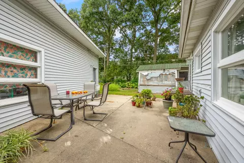 Exterior - 32 W482 Forest Dr, Aurora, IL 60502 photo 6 of 7