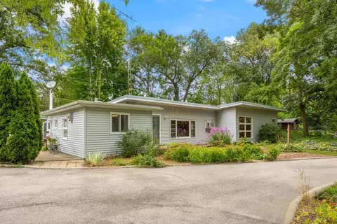 Exterior - 32 W482 Forest Dr, Aurora, IL 60502 photo 2 of 7