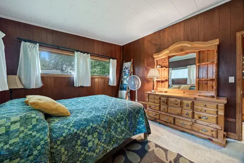 Bedroom - 32 W482 Forest Dr, Aurora, IL 60502 photo 2 of 2