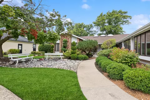 3652 Palm Canyon Dr, Northbrook, IL 60062 photo 3