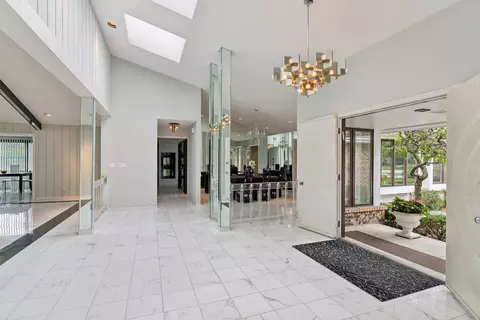 3652 Palm Canyon Dr, Northbrook, IL 60062 photo 4