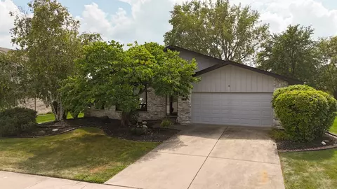 17762 Crestview Dr, Orland Park, IL 60467