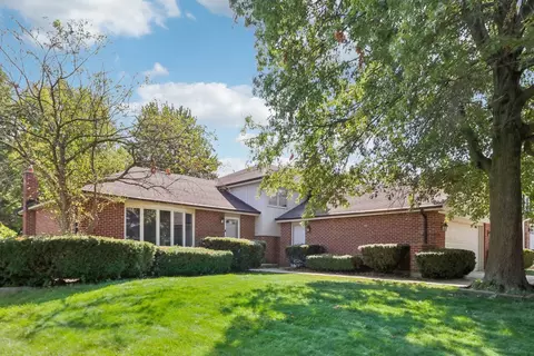 6707 Stonewall Ave, Downers Grove, IL 60516