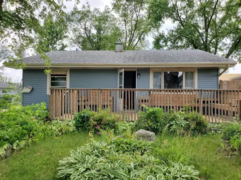 103 Cedar Cir, Streamwood, IL 60107