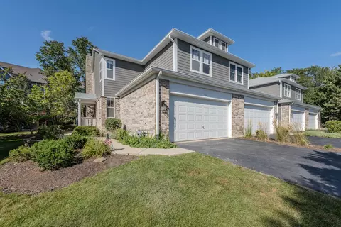100 Woodview Ct #100, Glen Ellyn, IL 60137