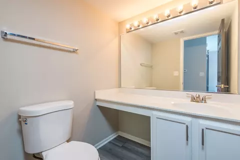 Bath - 2871 N Augusta Dr, Wadsworth, IL 60083 photo 1 of 3