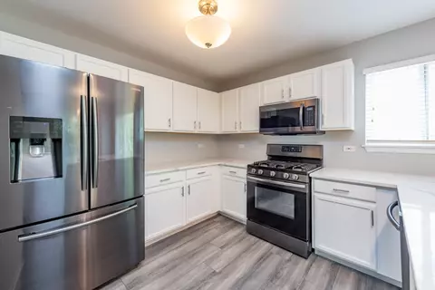 Kitchen - 2871 N Augusta Dr, Wadsworth, IL 60083 photo 1 of 3