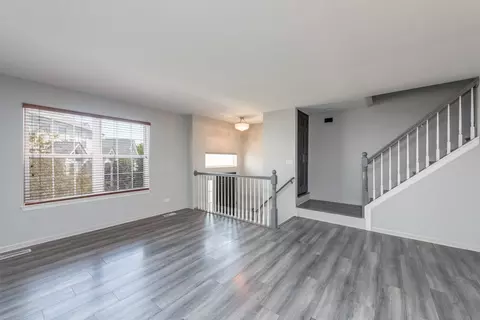 Living - 2871 N Augusta Dr, Wadsworth, IL 60083 photo 3 of 5