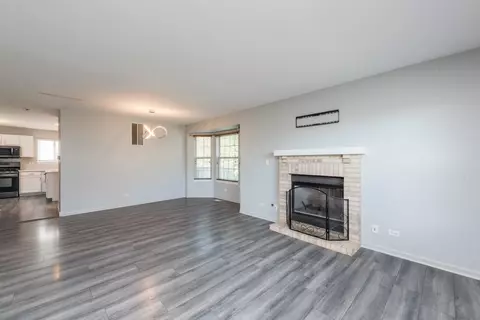 Living - 2871 N Augusta Dr, Wadsworth, IL 60083 photo 4 of 5
