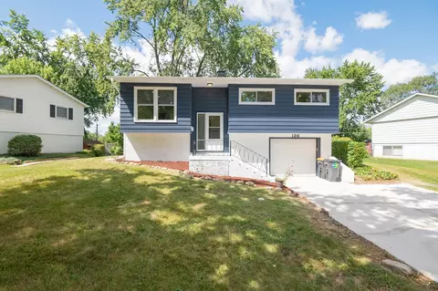 136 Egan Dr, Streamwood, IL 60107
