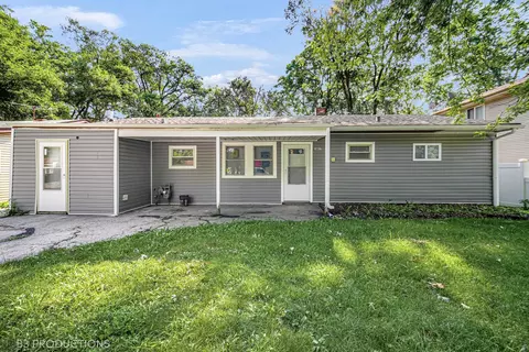 16037 Clifton Park Ave, Markham, IL 60428