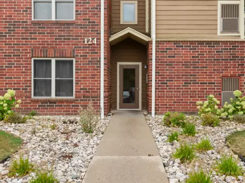 124 Glengarry Dr #302, Bloomingdale, IL 60108
