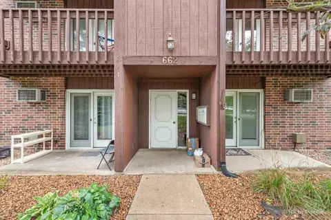662 Daisy Ln #209, Roselle, IL 60172