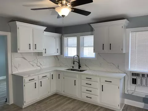 370 Ryerson Ave, Elgin, IL 60123 photo 7