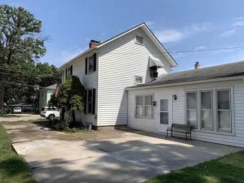 370 Ryerson Ave, Elgin, IL 60123 photo 2