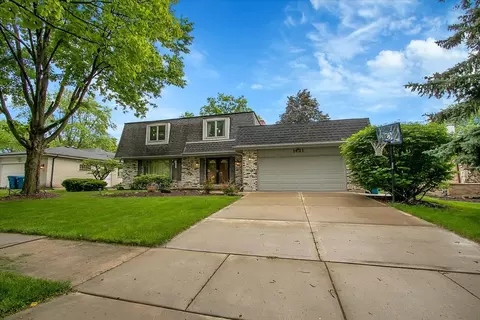 1431 Terrace Dr, Downers Grove, IL 60516