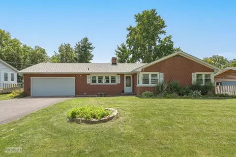 65 E Tyler St, Oswego, IL 60543