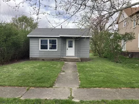227 W Vine St, Piper City, IL 60959