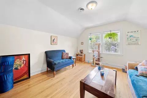Living - 1118 Darrow Ave, Evanston, IL 60202 photo 2 of 2